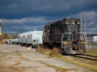 GIO Railways with TRRY RS18u 1859 waits at Steelcon to lift the new NS coil cars with lids on Nov 17/22 