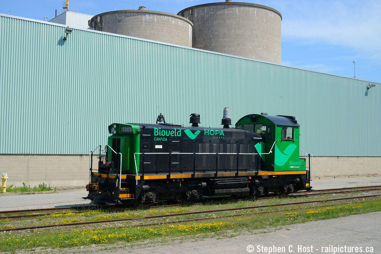 So I had a lovely weekend on June 29/30 as I took my kids to Great Wolf Lodge, booked well before Amtrak returned with 50'th anniversary in the lead to commemorate the event and all the stars would align for me more than just the Amtrak. A friend tipped me off that the Resolute paper plant was going to have an auction of surplus equipment so I registered and attended hoping to see some locomotives. I had to find time to sneak out (easy as my kids are older now) and when I did I brought my camera just in case. I was pleased I did as I was greeted with friendly auctioneers happy to let me tote the camera, and I took full advantage. The owner questioned why I was taking pictures however.... but here's the next one in the series :)