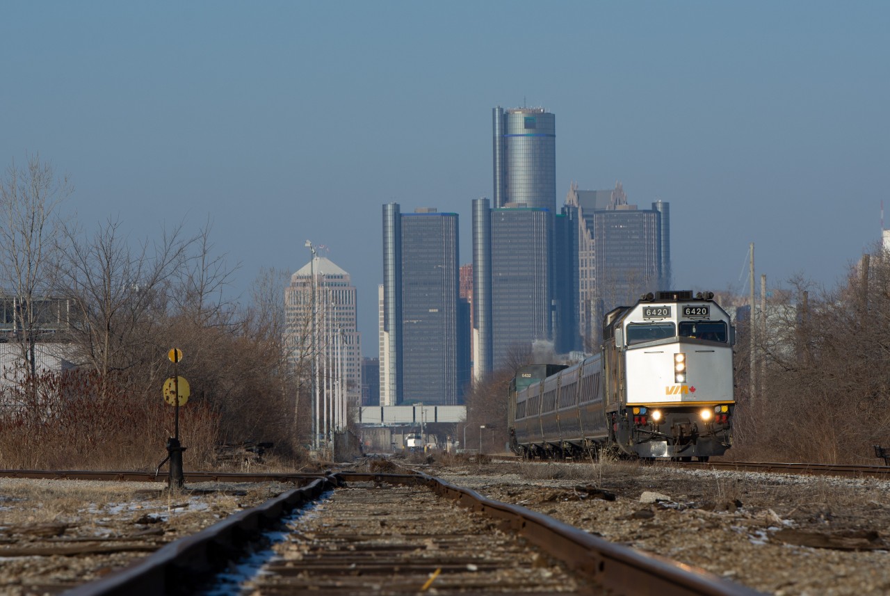 VIA 72 is underway out of Windsor with a F40 wrap leading the way. What would become VIA 76 later that afternoon can be seen in the distance also sporting a wrapped F40 leader.