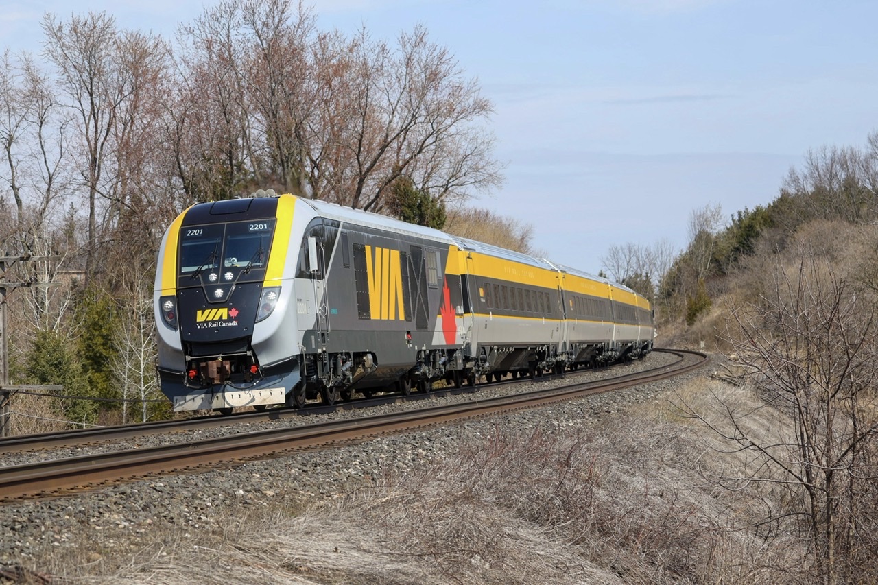SIIX 2201 leading VIA 649-13 Siemens Charger test train, at Mile 316 Kingston Sub