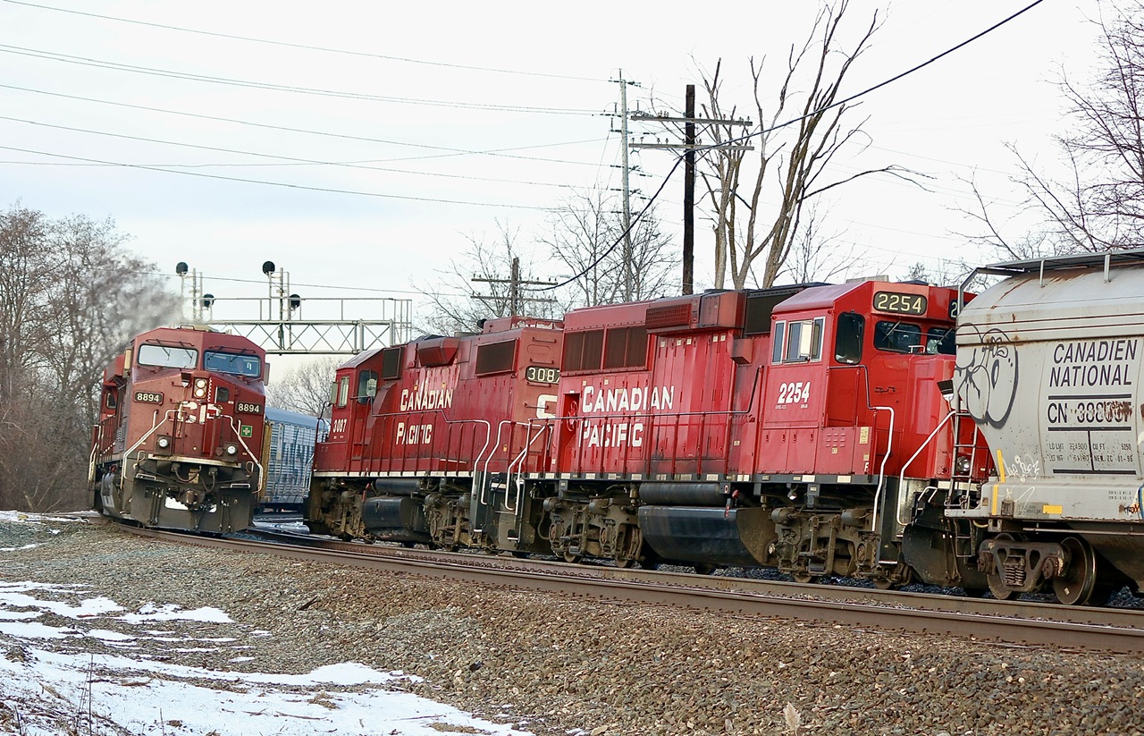 A bit of an oddball eastbound this morning off the Hamilton subdivision. I can’t remember ever catch an all auto rack train this way out of Buffalo before. Not sure the story on this one. Here it is seen this morning passing local H24 as it switches all CN traffic at the Ardent mill in Streetsville.