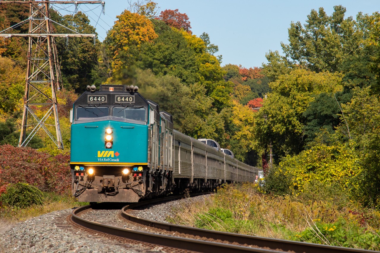 VIA 2 approaches a sharp curve in the depths of the Don with 2 "Renaissance" F40phs and a long train of stainless steel coaches. This is my attempt to prove that VIA is indeed just as desirable as freight (especially long distance trains). The fall colours starting to change don't hurt.