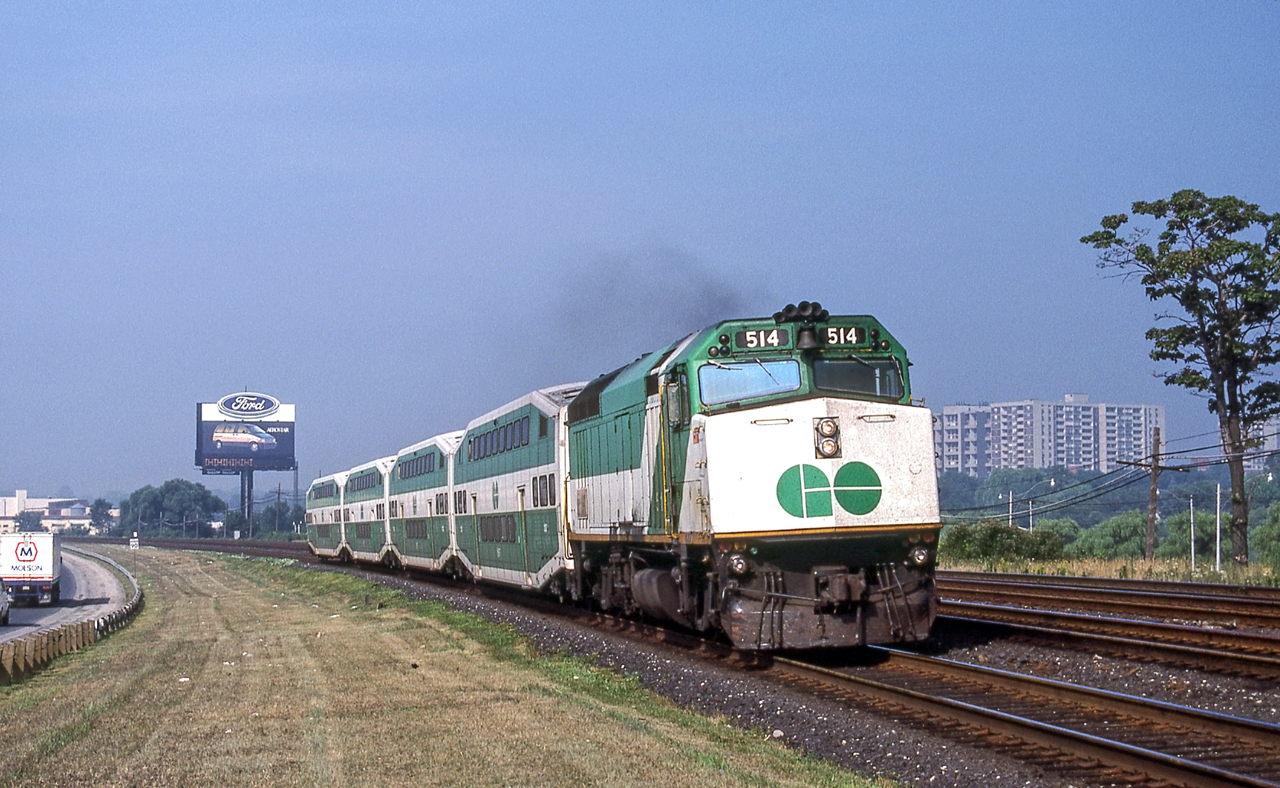 GO 514 iseastbound in Toronto on August 12, 1988.
Bob