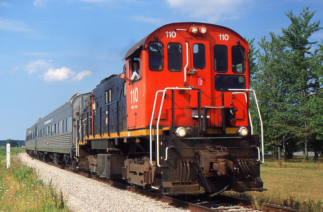 Southbound, TRRY S-13u 110 approaching Hwy 20 on the Canal Spur in Thorold back when Trillium ran the weekend excursion train in 2001.