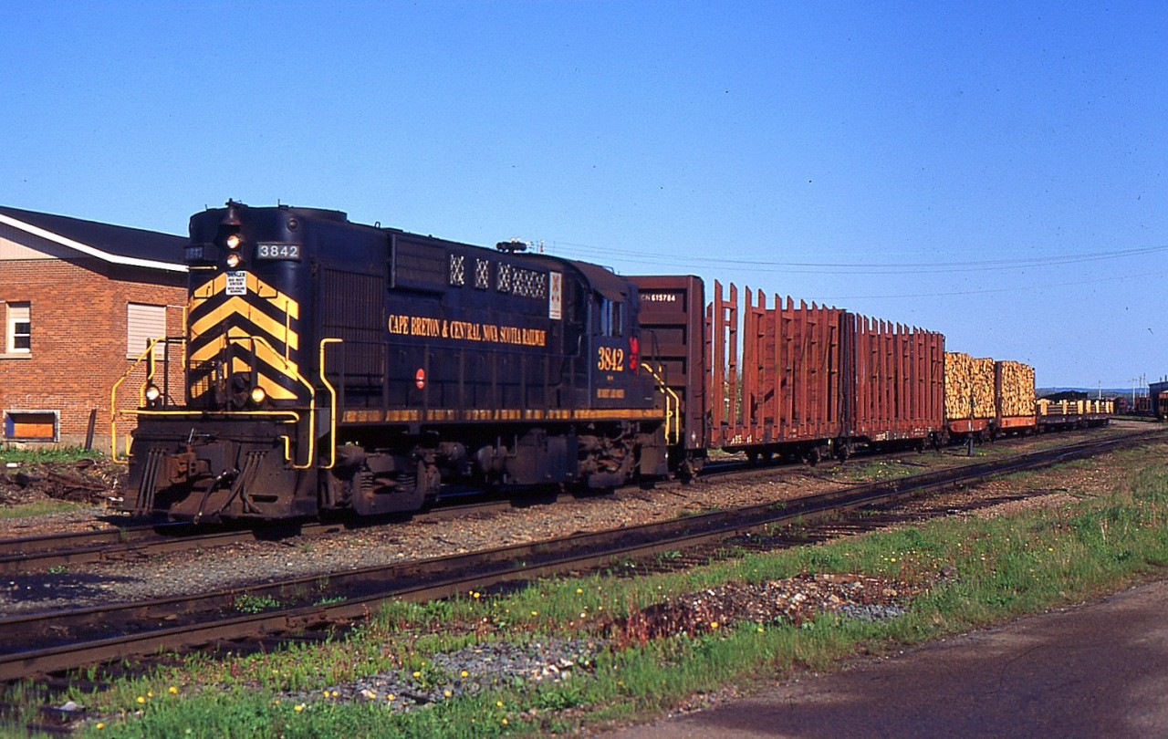 CBNS 3842 switching at Sydney Yard. All this area is gone.