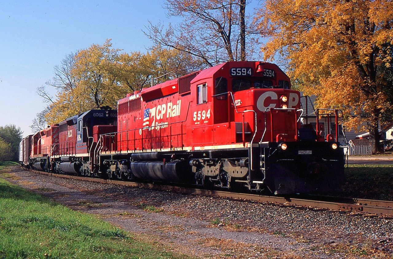 CP 5594 South approaching Mile 1 on the CP Hamilton Sub in 1998. This portion of the line was pulled up shortly after 2002.
