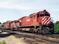 Long summer days mean decent light for the Starlite, which often was later than on this particular day.
Hamilton-bound is CP 4736 and 5563 with 66 cars and CP van 434338.  After it worked Hamilton and got its train for Toronto a couple of hours later, it was still daylight......and  I recorded 79 cars upon its return.