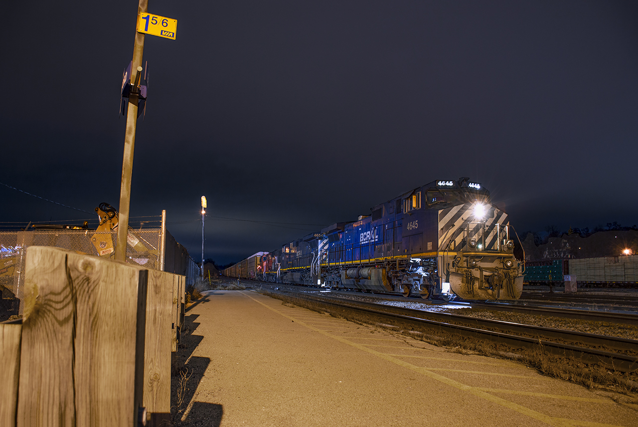 CN A434 with a pair of BCOL Dash 9s up front pauses at Brantford to set off a pair of GP38-2Ws for L580/L581 before continuing east to Mac Yard.