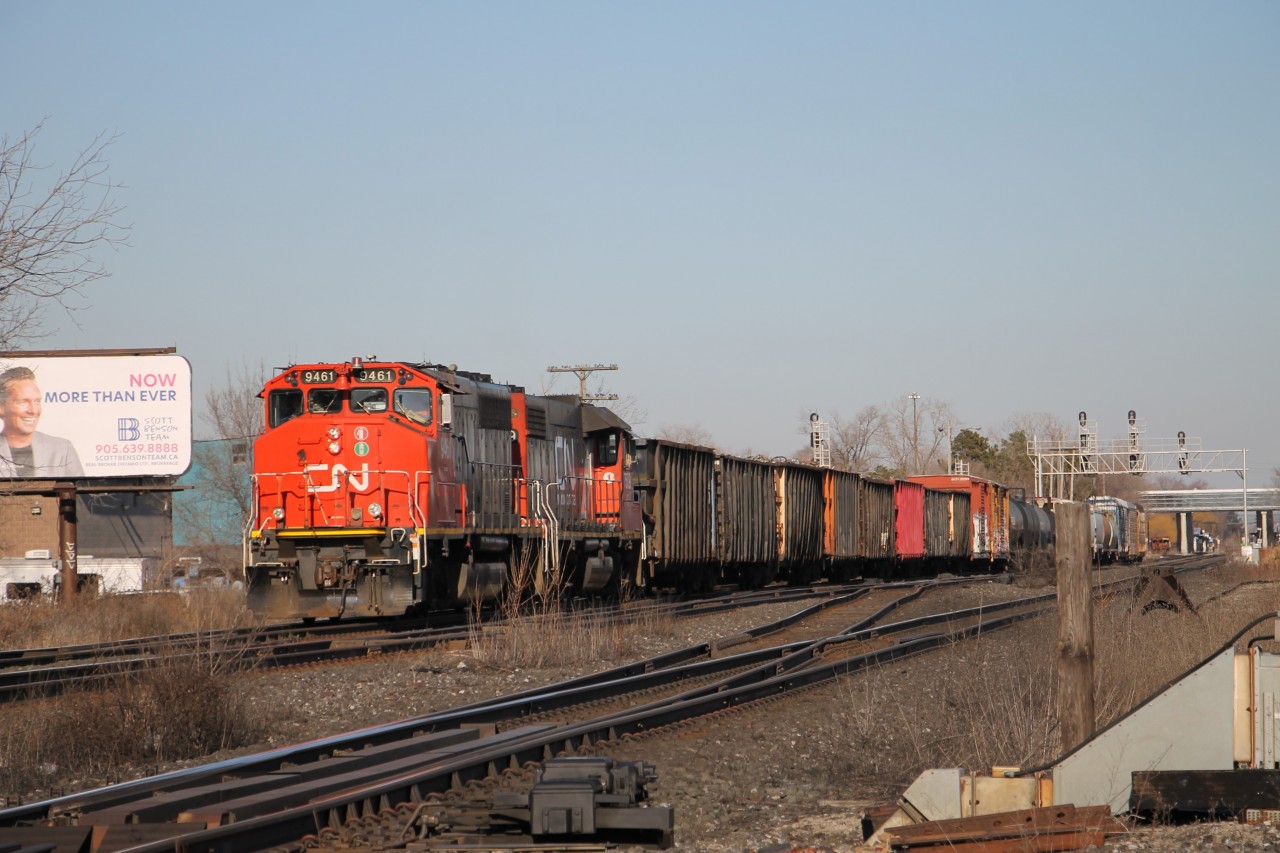 L554 with CN 9461 and CN 7509 is on the move again through Burlington West headed for Aldershot Yard after waiting for L551 to depart Aldershot Yard and head up the Halton Sub..