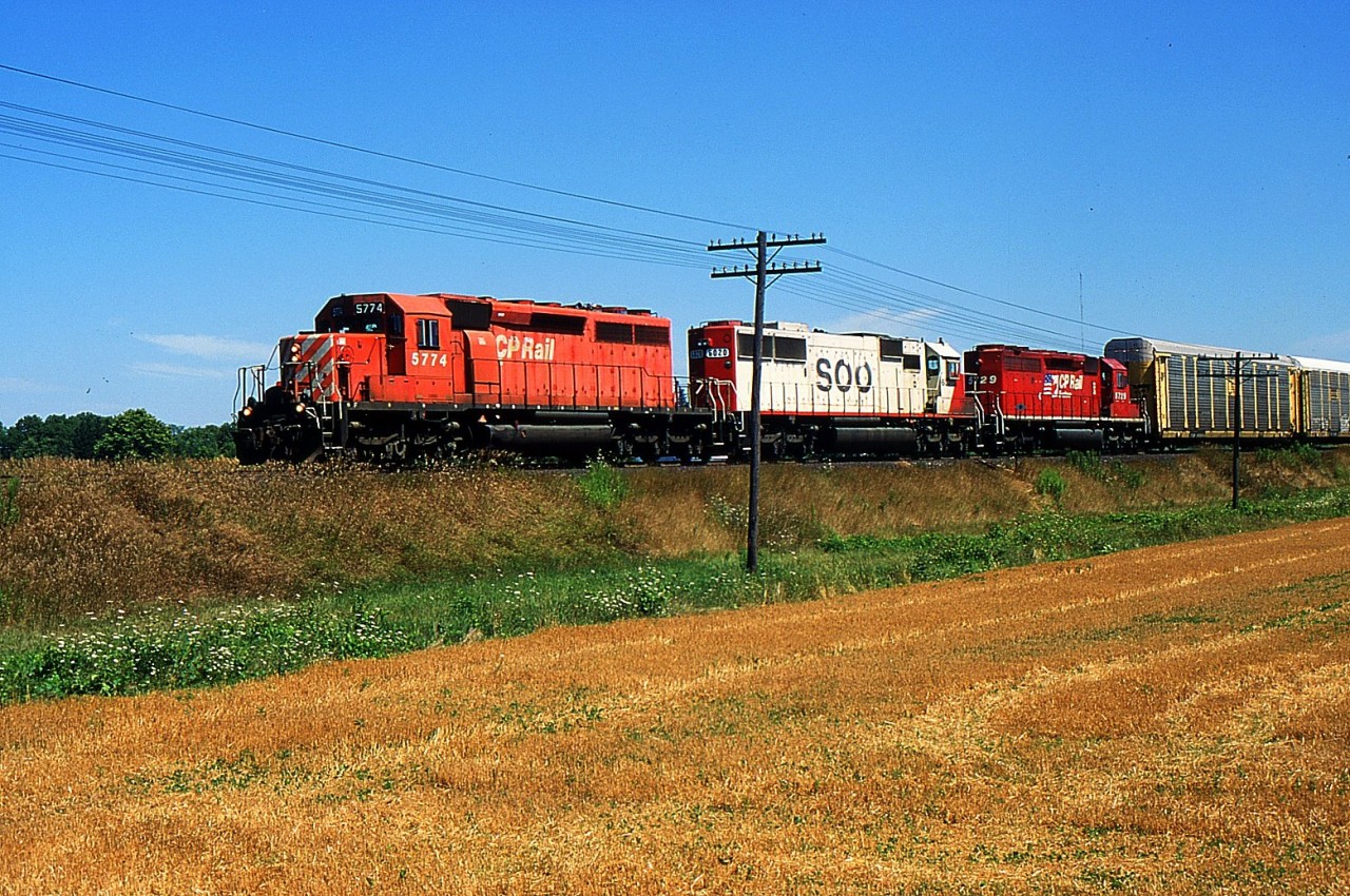 CP 5774 West approached Melrose on the CP Windsor Sub back in 2002.