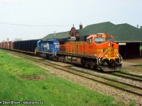 A colorful lashup on NS 328 with BNSF 4061 and PRR 3385 through St. Catharines. This location is now overgrown and can't get those photos anymore.