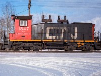 A broad side of the 1347 showing off those unusual cylindrical stacks, rather than the cones that are typically found on these units.