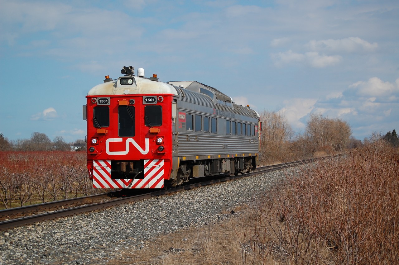 CN RDC-1 1501 by Mile 19.5 on the CN Grimsby Sub doing track speed of 27 mph heading towards Hamilton at 15:43
