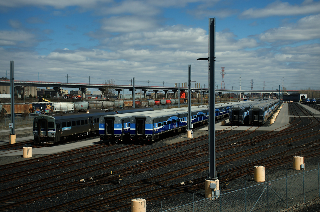 The last two MR-90 cars in existence (destined for Exporail apparently) as well as retired Comet II cars are in the EXO maintenance centre. EXO is now running exclusively with bilevel and multilevel cars.