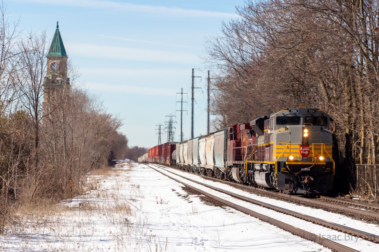 CP 420 rumbles down the North Toronto subdivision in some nice mid-morning sunlight with heritage unit CP 7014 leading the way. This 420 was set up really odd with a 2x2 setup, it almost looked like 420 lifted a whole new train in Sudbury to bring to Toronto.