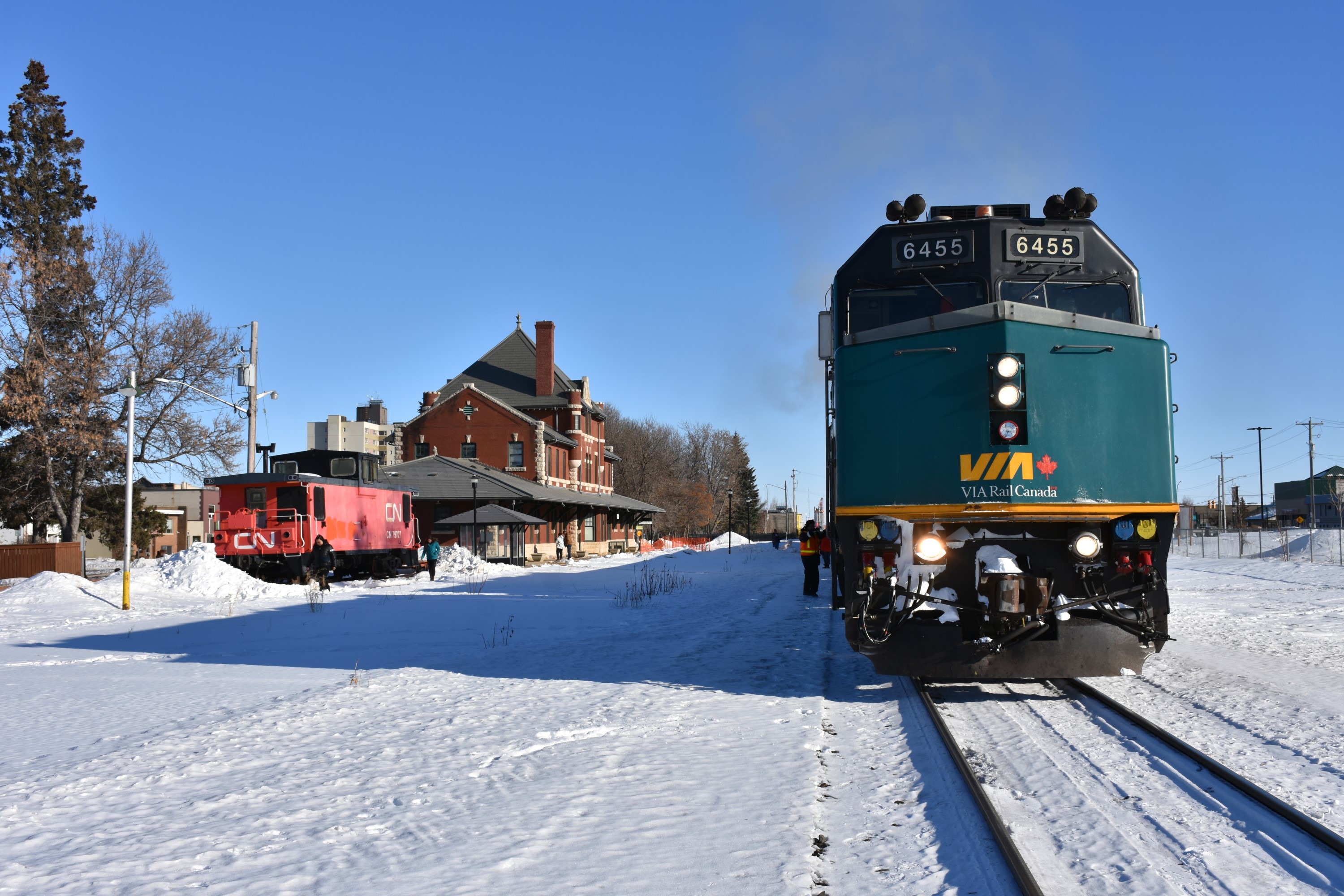 Railpictures.ca Paul O'Shell Photo VIA 6455 is leading VIA 693 The Hudson Bay on its journey