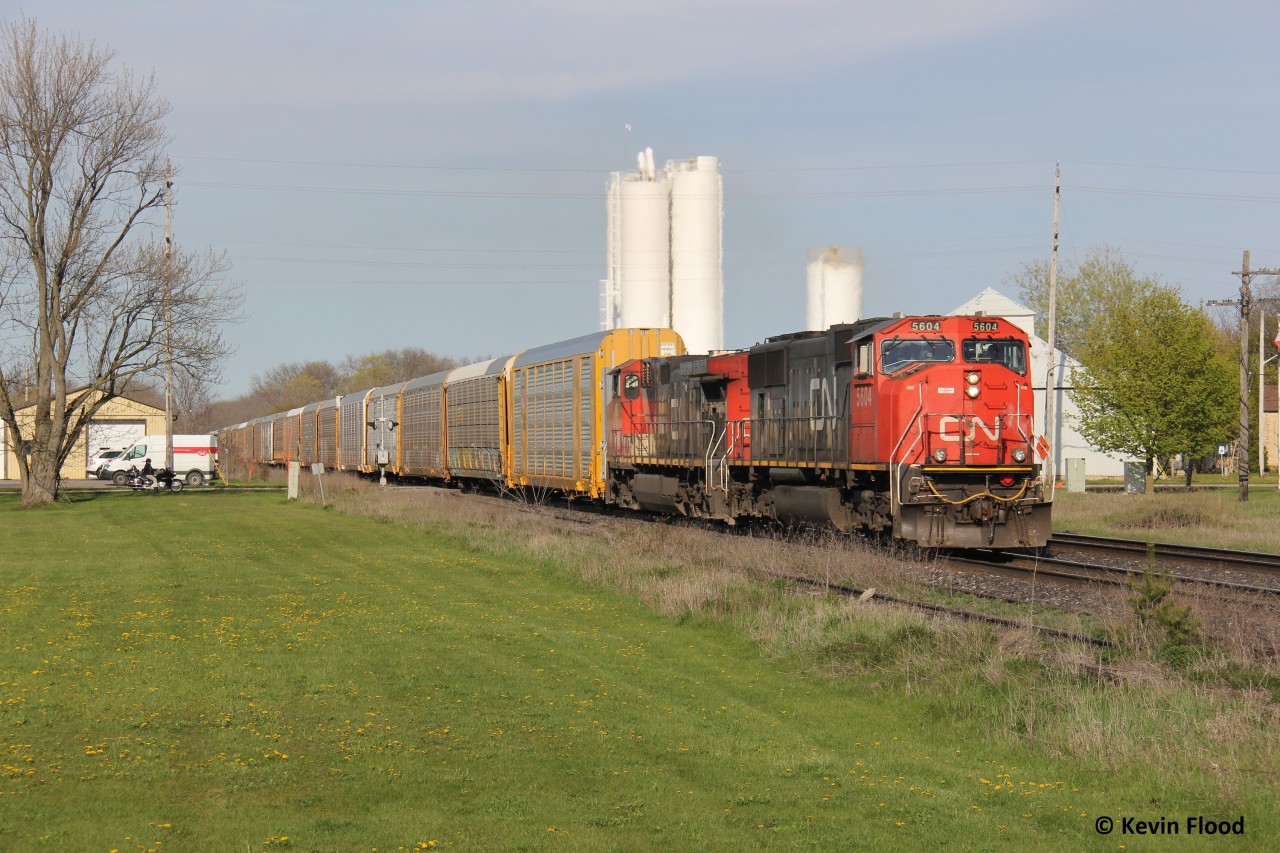 What I think is CN 271, is pictured heading westbound towards Kirk Yard, IN past a pleasant spring scene. I was happy to take in this paradisiacal moment. Also nice to see an SD70i on point. Trailing unit was CN 2617.