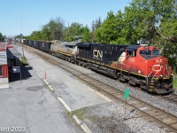 CN 368 passing Coteau, QC station.