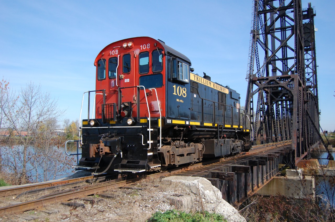 TRRY 108 heads southbound back to Feeder on Oct 23/2008