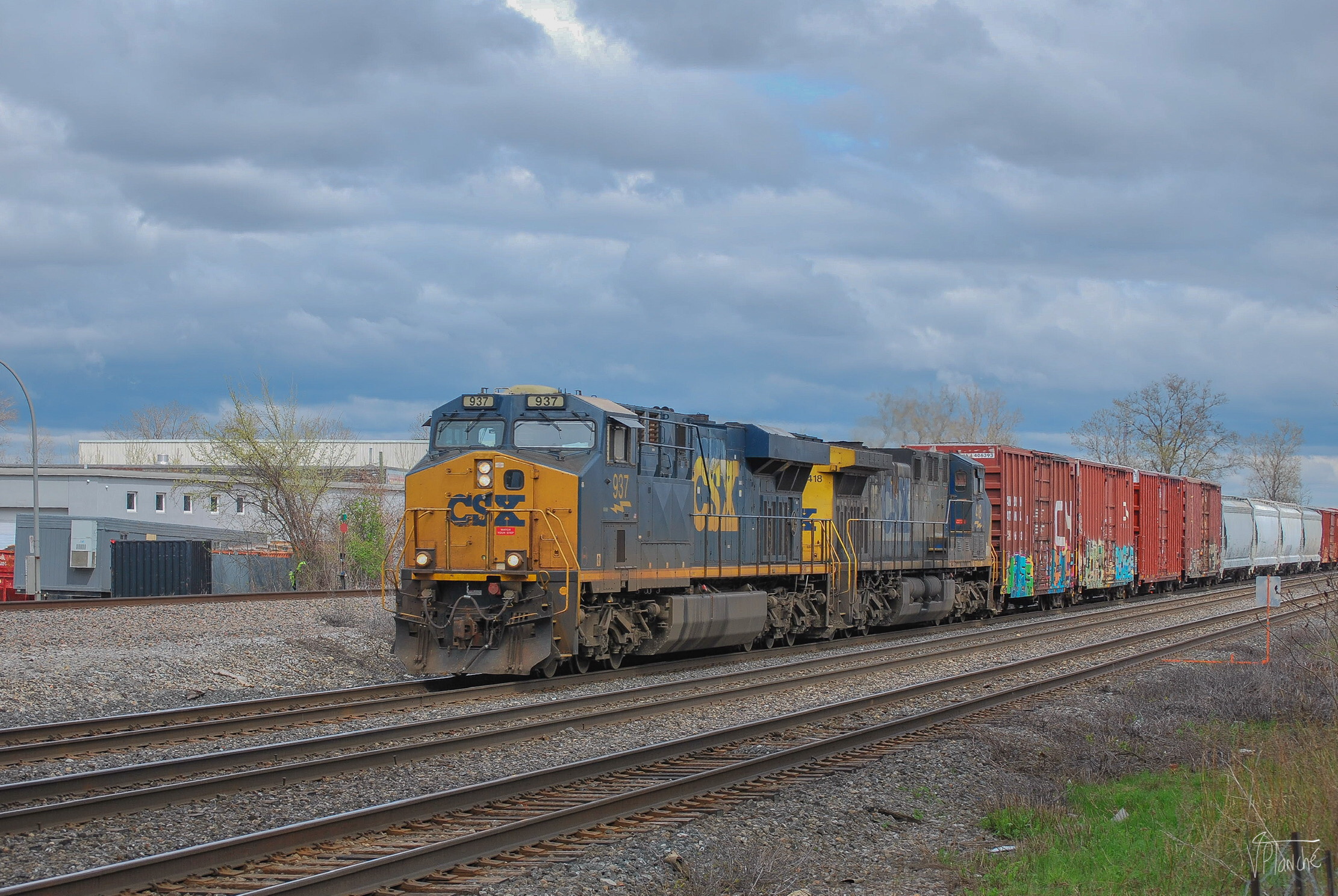 Railpictures.ca Victor Planché Photo On May 4, 2023, CN 327