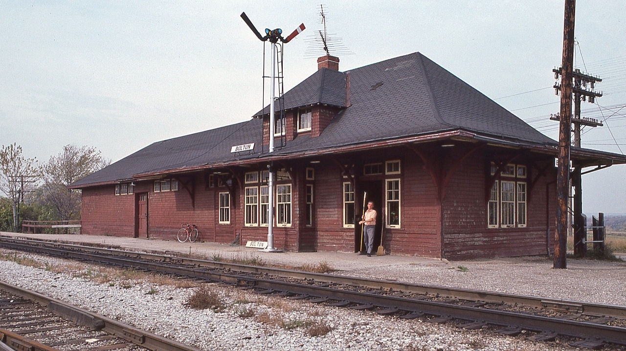 Oh, if we could turn back time, and preserve for future generations the experiences of such places and circumstances,


Nothing beats the feeling, the sense of anticipation, the time honoured traditions of an active train register station,


CP Rail Time Table No. 48, April 30th, 1972 page 31 Mactier Subdivision Footnotes:


“Bolton – Trains may register at Bolton by register ticket.”


At Train Order Office Signal:  B O , October 20, 1979 Kodachrome by S.Danko


More active TOOS places:


   Office Signal  O R    


sdfourty
