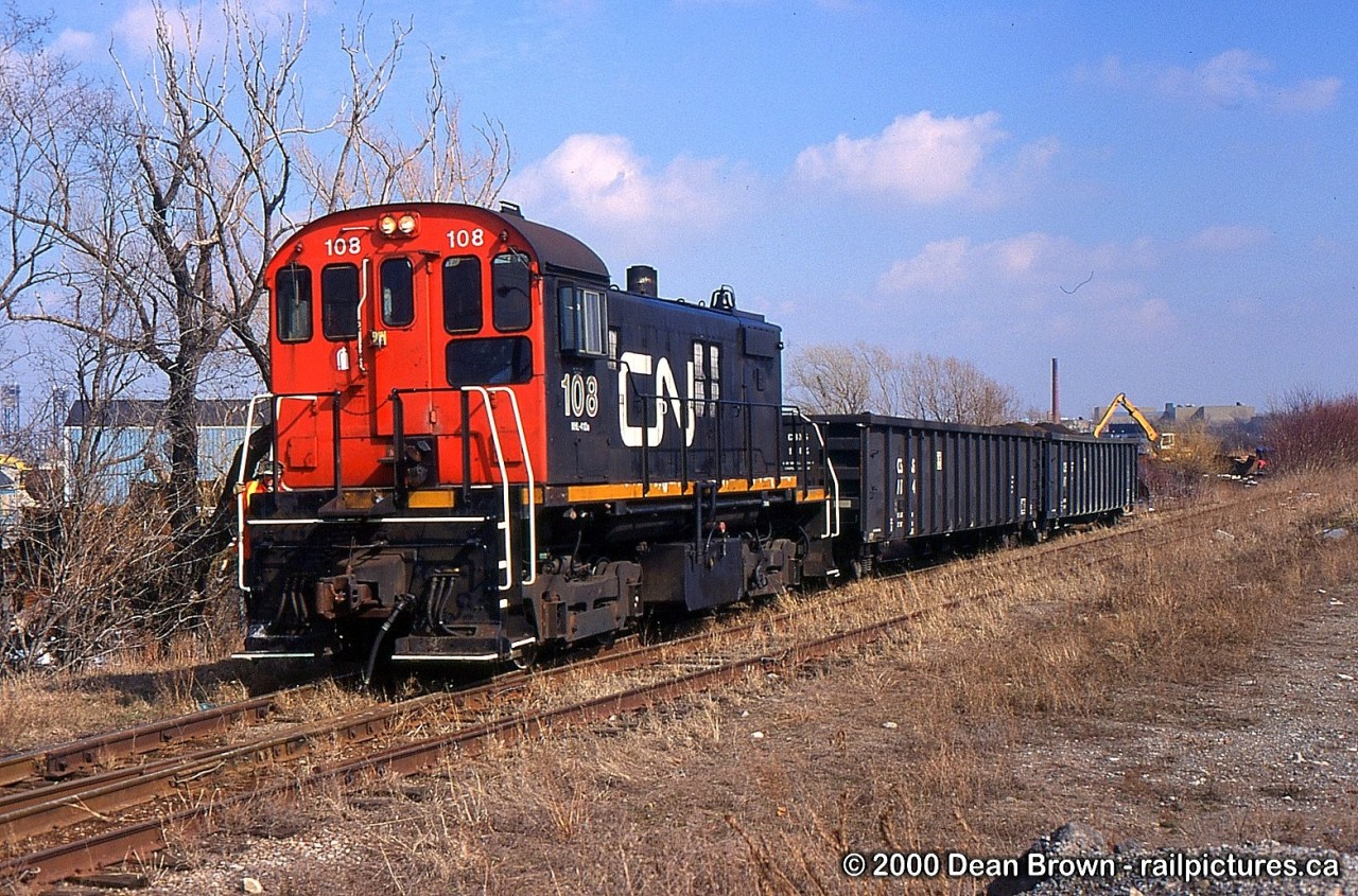 TRRY 108 works at Newman's Scrap Metal as they still had the CN logo on their units until Trillium painted over the CN and added their own logo in the near future.