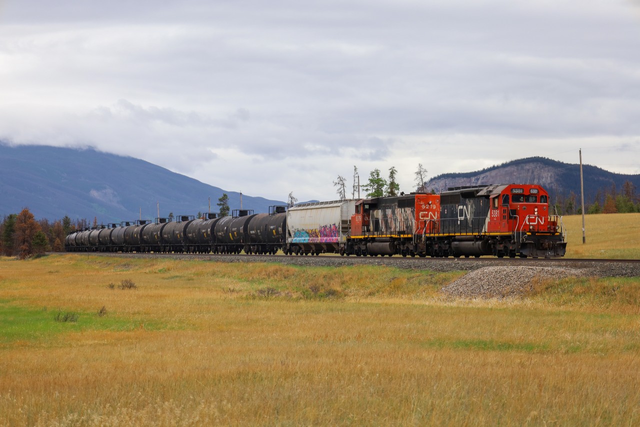 U 71051 21 eases up to Henry House, to allow Foreman Stevens to clear the mainline before heading east with Kamloops to South Beamer unit train.