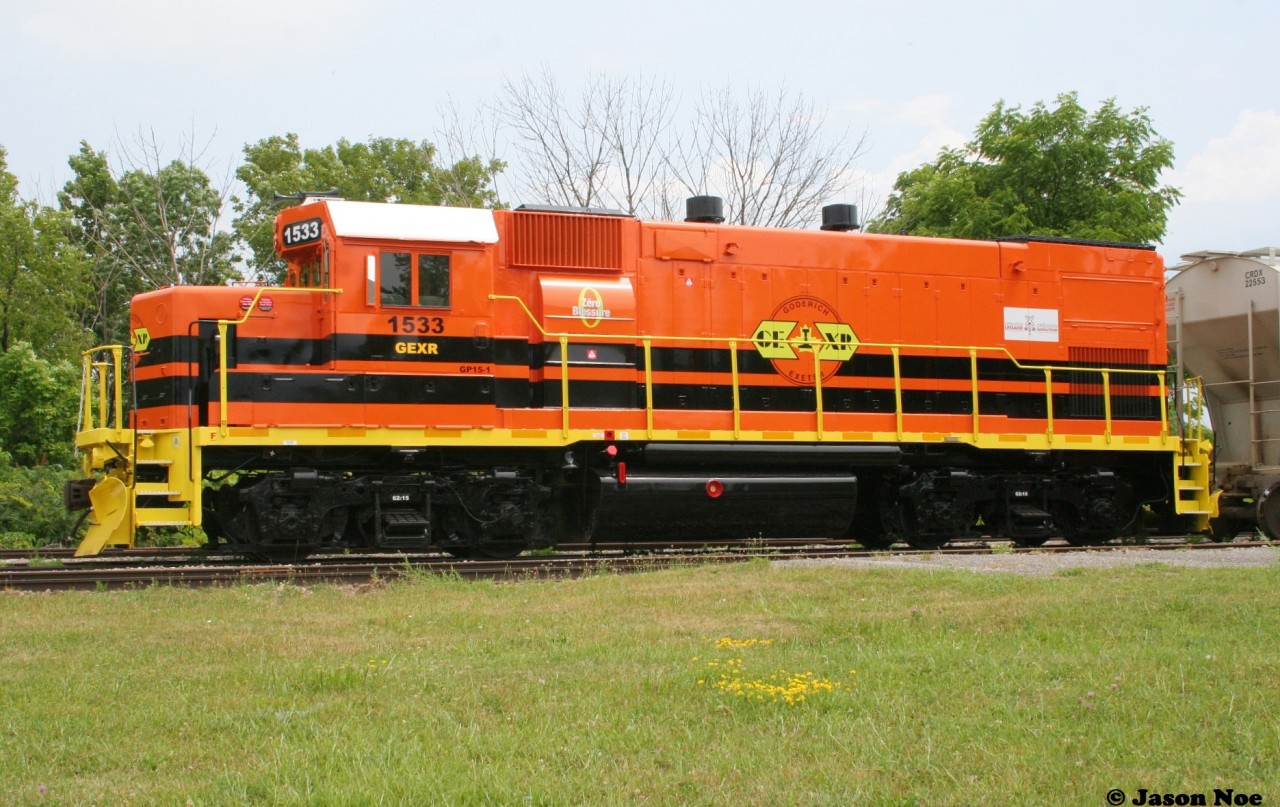 Goderich-Exeter Railway’s newest unit, GP15-1 1533, is viewed in Goderich, Ontario minutes after being set-off by GEXR 581 from Stratford. The unit is ex-LTEX/NS 1421, nee-CR 1646.