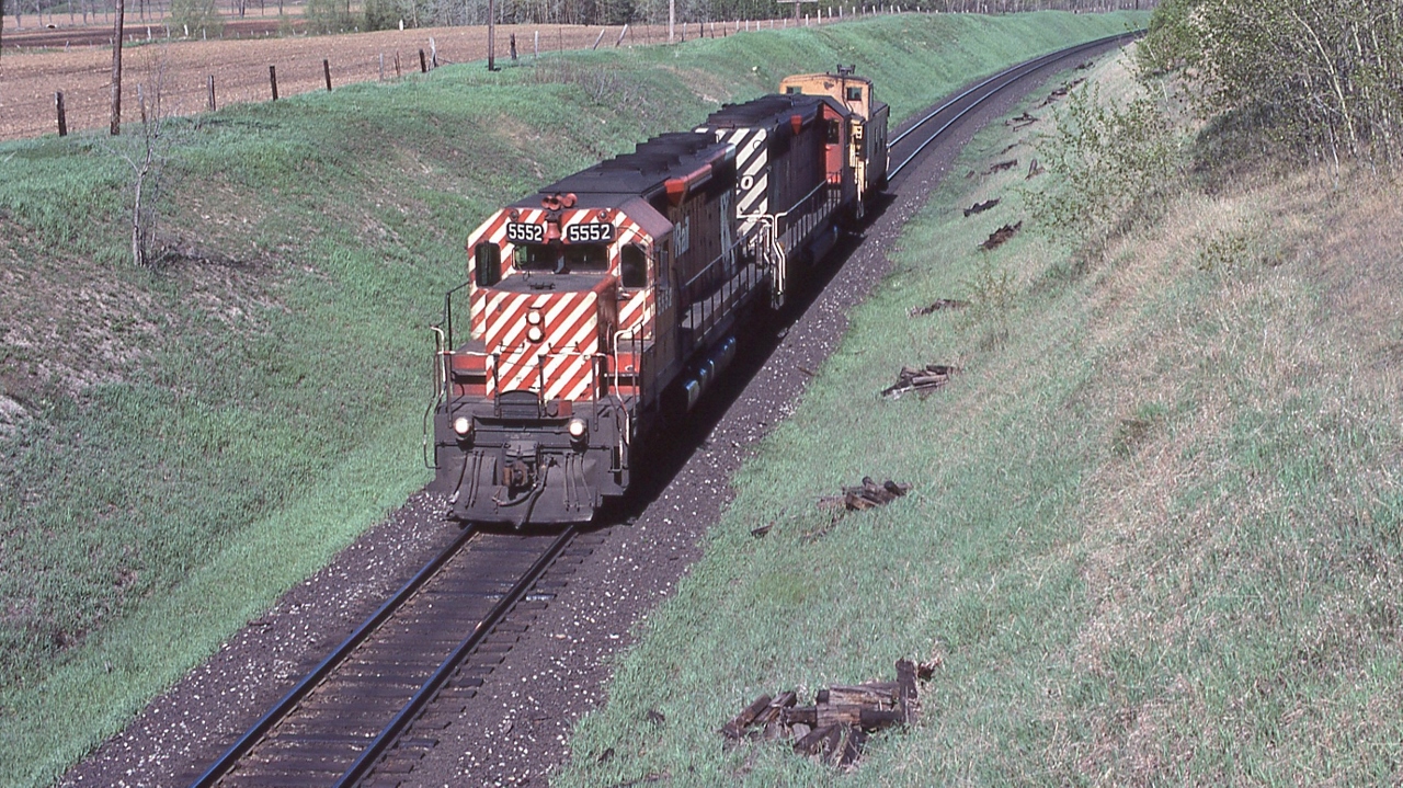 ...any power could show up on the Cobourg Turn


...today, on the return voyage....candy striped SD40's ruled, 


  At the Bee Bridge, near Belleville Subdivision mile 147, May 23, 1979 Kodachrome by S.Danko


More


   long hoods    


sdfourty