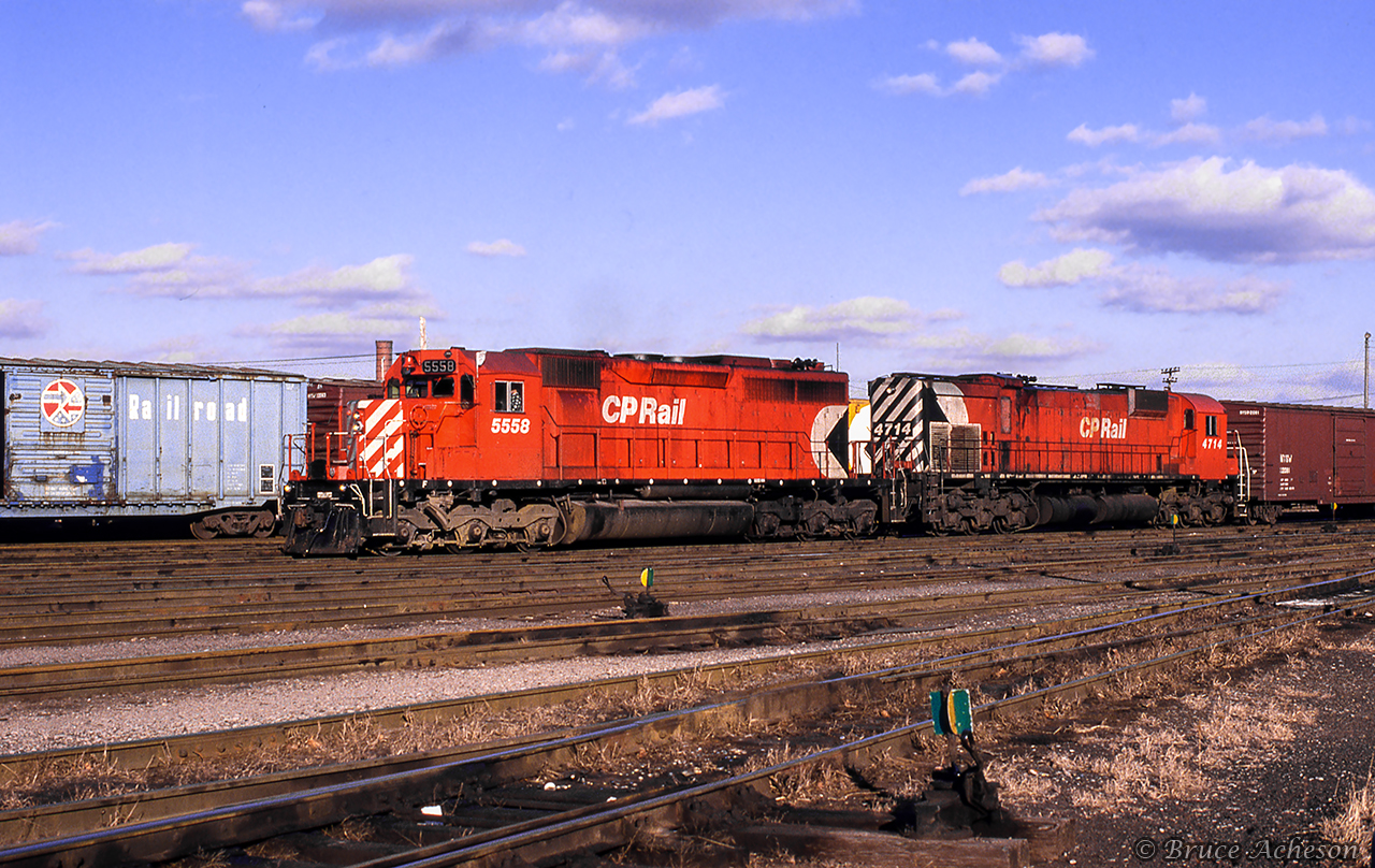 Extra 5558 pulls into Aberdeen Yard on a crisp winter afternoon.