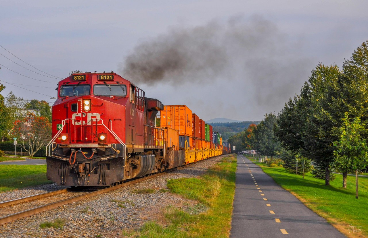 On September 23, 2023, I went to chase CPKC 121 with a friend in the Eastern Townships...