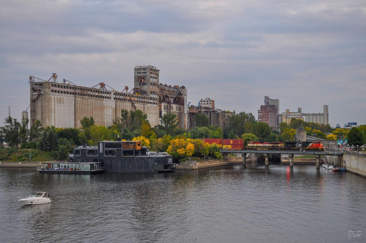 On October 1, 2023, the CN Z100 arrives from Vancouver with BCOL 4642 trailing!