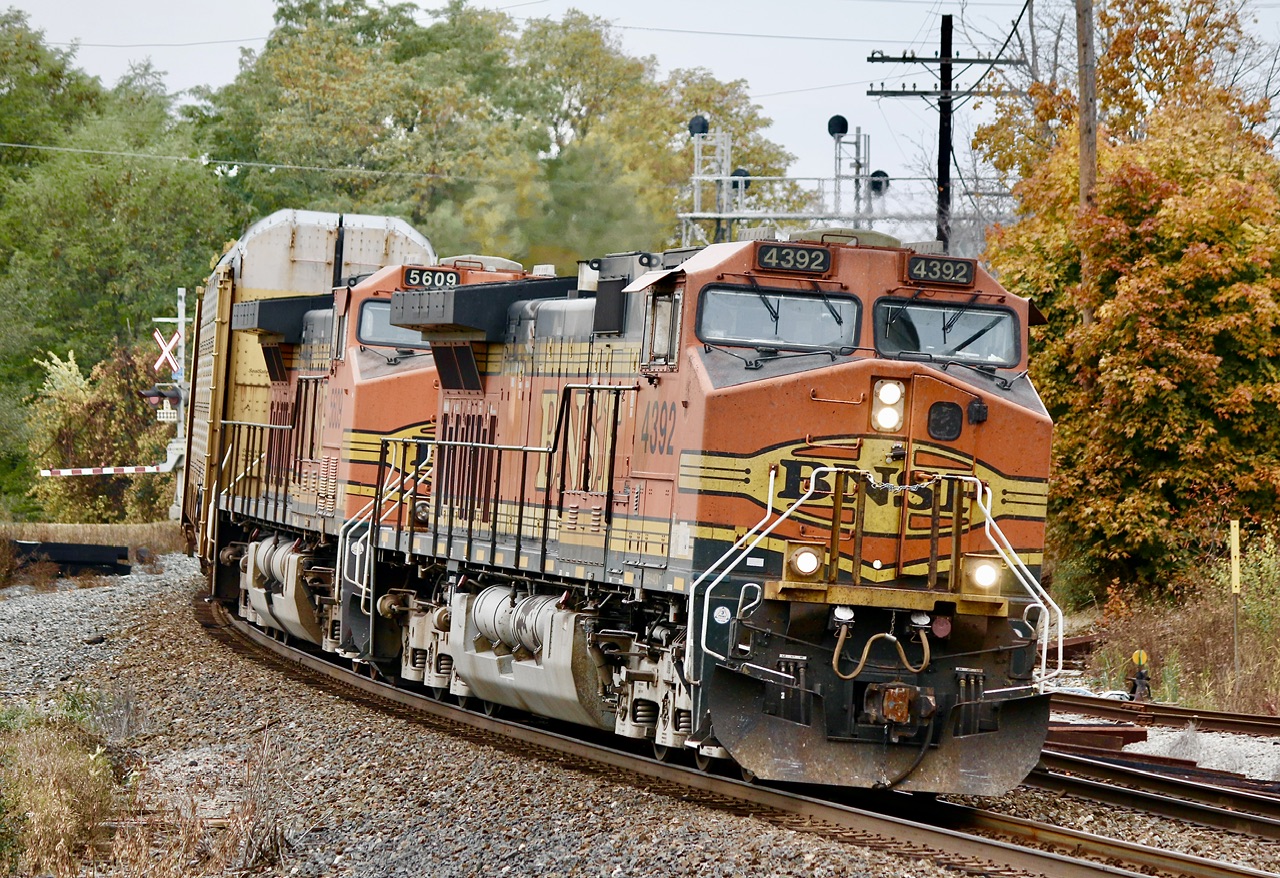 A little pumpkin spice on a grey autumn day. After entering Canada as a 1-0-1 DPU set the two units were put together up front at Wolverton for the rest of the trip to Toronto. BNSF’s H2 paint is still a favourite of mine and with all the newer paint kicking around it’s nice to get a matching set in the older paint. I always preferred the cigar band on the nose and wish BNSF still used it today.
