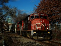 CN 4800 & CN 4139 are leading a transfer out of the Port of Montreal.
