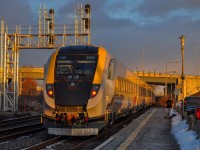 On December 13, 2023, with a nice sunset, the VIA 26 was made up of a Siemens Venture trainset, recently in service on the Corridor. For some time now, the 2306 cab-car has lost its VIA Rail logo... who? Why? how?