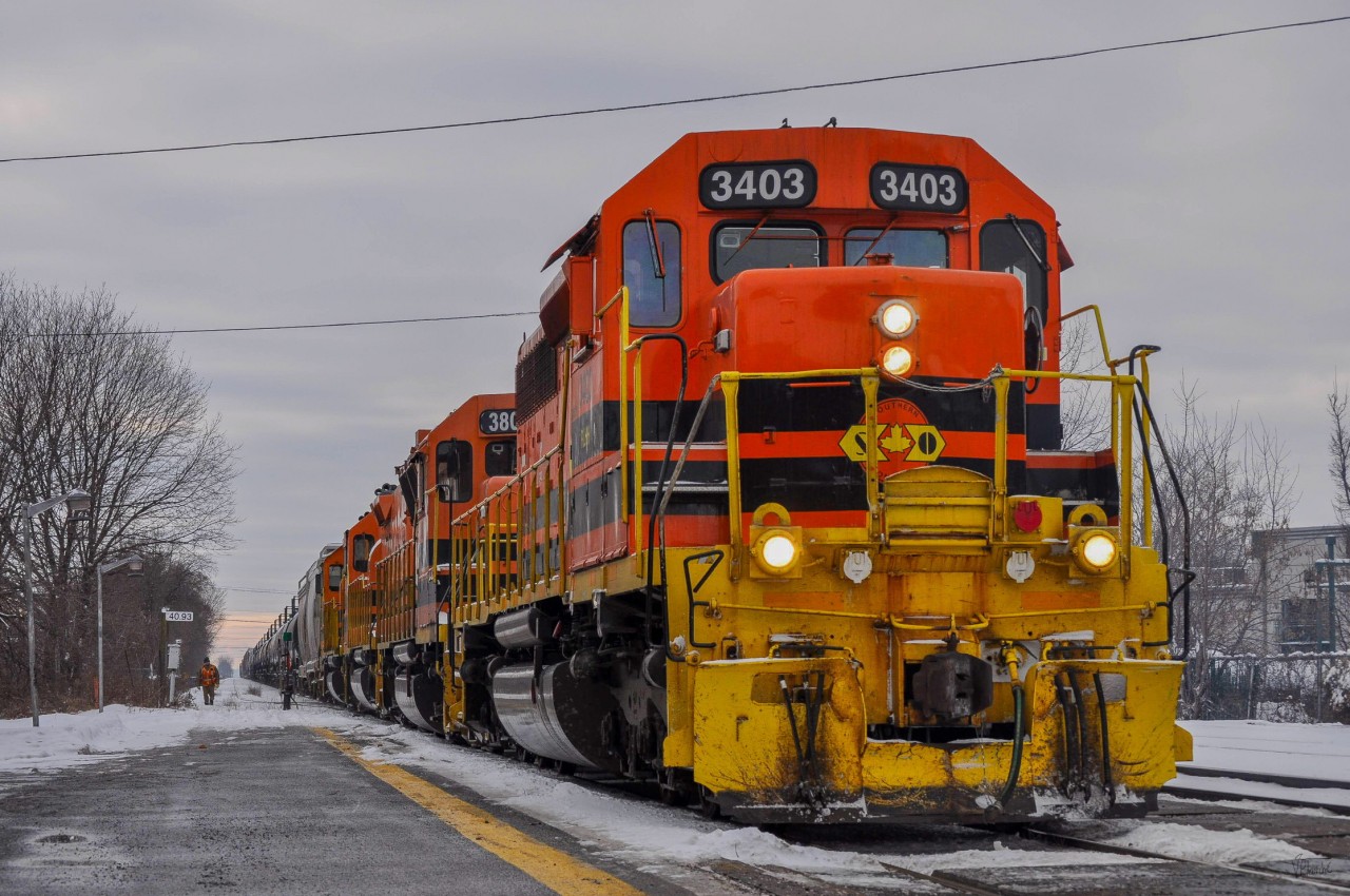 On January 8, 2023, SLR 394 picked up the cars left by CN 519 and was preparing to leave for Richmond.