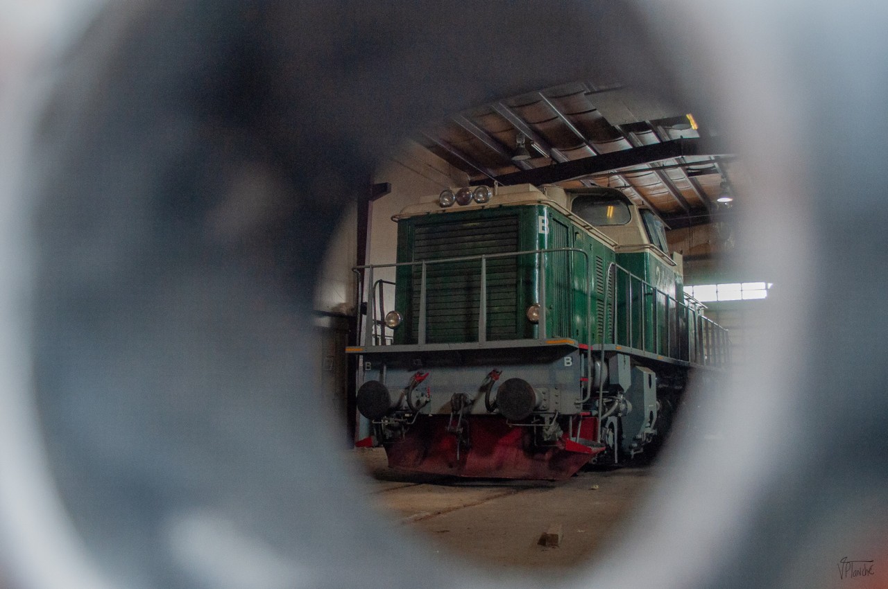 On January 26, 2024, HCW 244 (NoHAB G12W-T43 built in Sweden) has been locked up with 909 for more than 12 years in the hangar of the former Hull, Chelsea & Wakefield tourist train in Hull, near Gatineau.
Projects to renovate the tourist train or create a railway museum have been on the table at Gatineau town hall for several years.