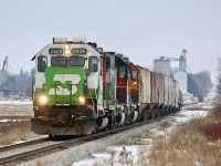 I ended up being apart of the CN 568 “foam fest” yesterday out of Kitchener. I’m not sure how long this lash up will last but was definitely worth the chase to Kelly’s yesterday even though the weather wasn’t the greatest. Here the train is seen digging into the grade on the west side of Shakespeare. A pretty neat sight with 2 BNSF and a repainted GTW. 