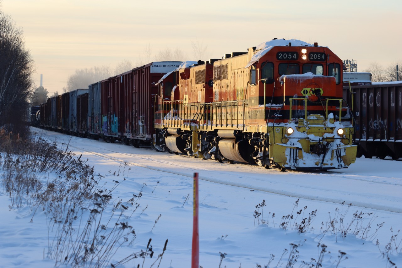 Sunrise switching activity at OVR North Bay Yard at the foot of Regina St. on a bitterly cold -26C morning. I wasn't sure if this train was being made up, making a transfer to the ONR or had just arrived from the east?