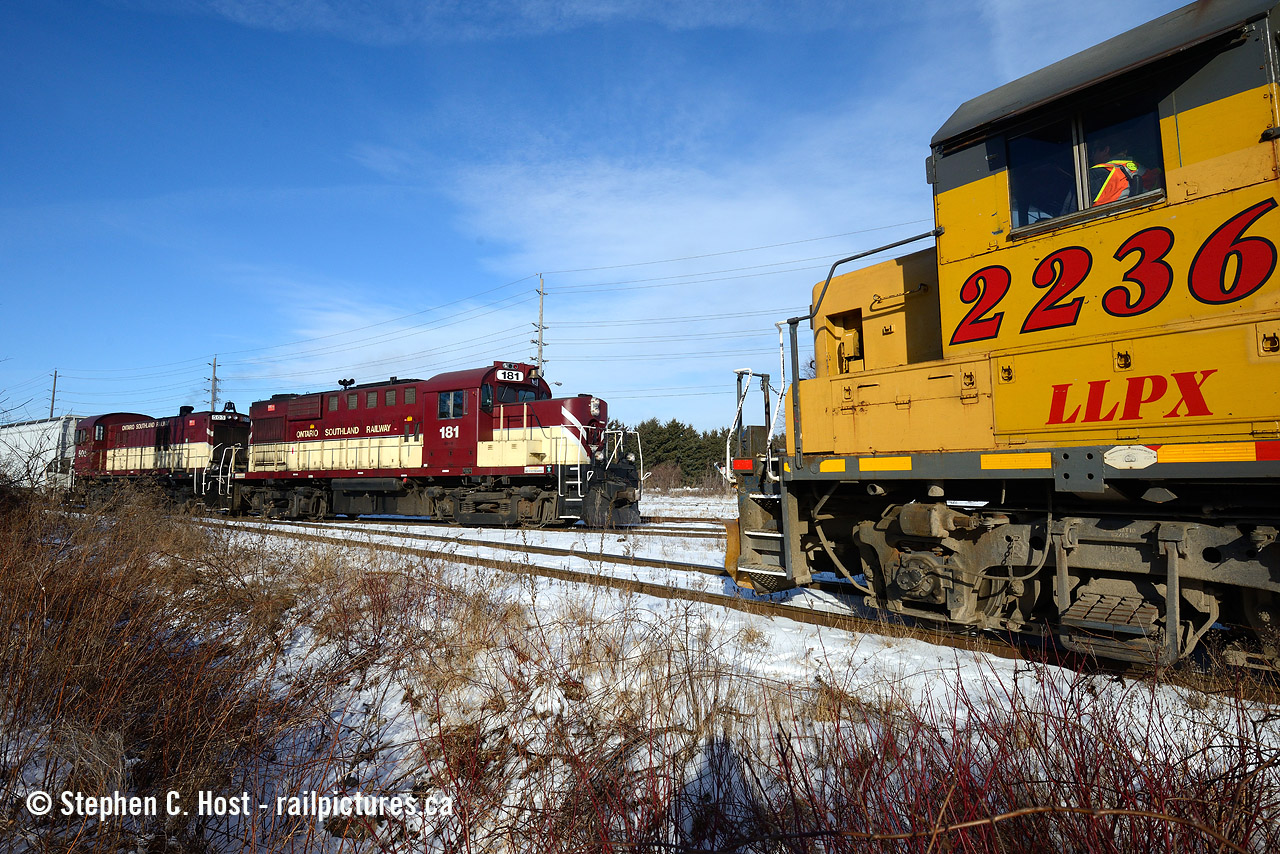 This will only be for the young folks who are new to this hobby, but before the changes in 2018-2020, GEXR serviced the Guelph Subdivision and OSR serviced Guelph Junction Railway. GEXR has since switched to the Guelph Junction Railway and CN took back the Guelph Subdivision and its branches. Here's a meet of both Guelph trains in the before times as one sits on the wye waiting for OSR to clear. Typical of the era, GEXR leased a few locomotives from Locomotive Leasing Partners (and other companies such as CEFX) over the years keeping it colourful until G&W orange really took hold a few years later, and the leased locomotives were bought out and painted.  This locomotive is now GEXR 2123 and lives up north right now