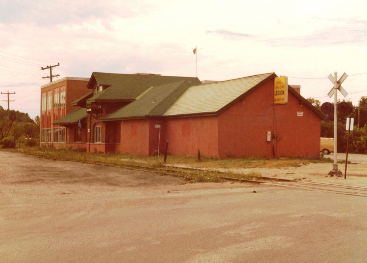 Orillia CPR station with tracks still in place but rarely used in this 1977 photo. Taken from my fathers collection.
