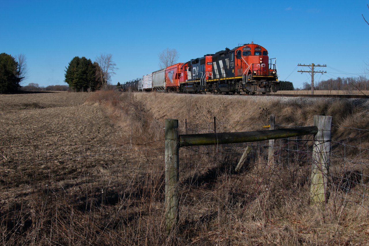 L568 approaches Thorndale Ontario on their way to HCL in London in some perfect afternoon sunlight. Even though it's certainly not the best GP9Rm on the roster, I'd take the zebra stripes any day over a BNSF