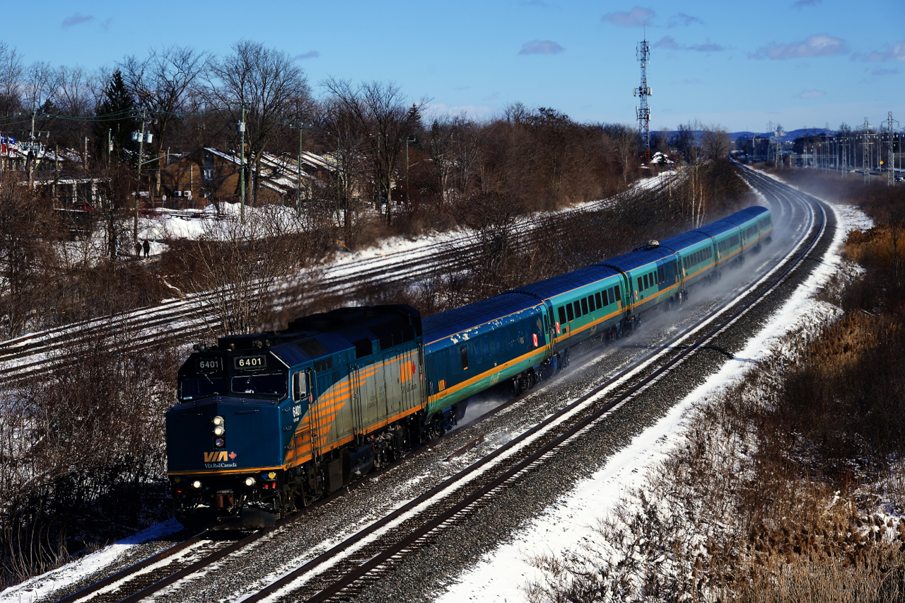 VIA 35 passes through Beaconsfield with the last Renaissance consist in corridor service on a cold and windy (but sunny!) afternoon.