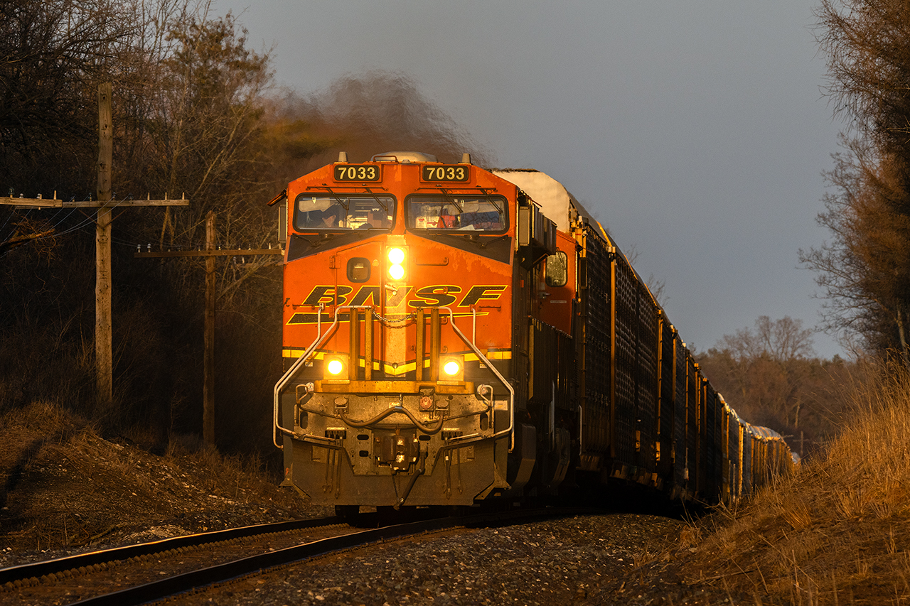 This one got a lot of attention. 2 BNSF units taking empty racks from Welland to Wolverton. Happily, it flew up the hill heading for Galt just before sunset.