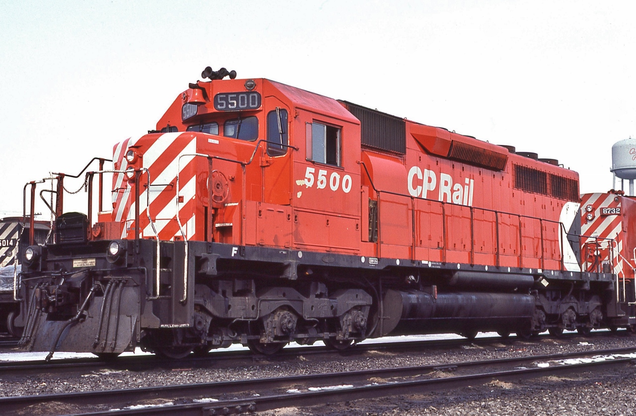 br>

The Original


It all started with this one


GMD 1966 built SD40 serial #A2133 is CP Rail 5500


at CP Rail Agincourt, February 22, 1981 Kodachrome by S.Danko