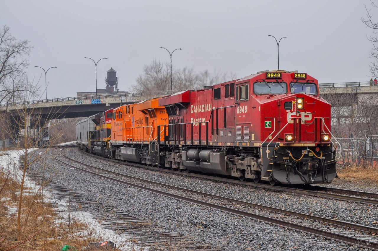On March 2, 2024, CPKC 322 passed the Rosemont-La-Petite-Patrie area with 8781 and a KCS.