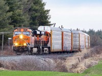 20 minutes after catching CN 122 with its "Deathstar" leader, this masterpiece came around the corner heading for London and Chicago.