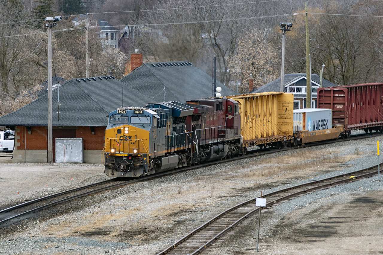 I didn't really realise I had a goal of capturing a leader from every North American railroad passing the iconic Galt Station until today when I heard 134 had a CSX leader. CN, NS, and Ferromex remain. That last one could be a toughie.