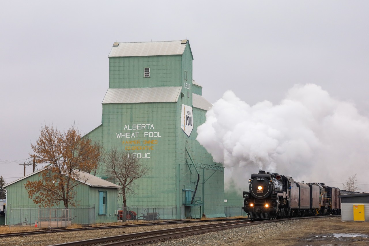 With just over a month before the CPKC Gold Spike Tour gets underway, the CP 2816 made a break in run up to Edmonton and back, on March 18th and 19th.   Here we see CPKC 40B-19 accelerating through Leduc heading to Kavanagh to meet a northbound freight.