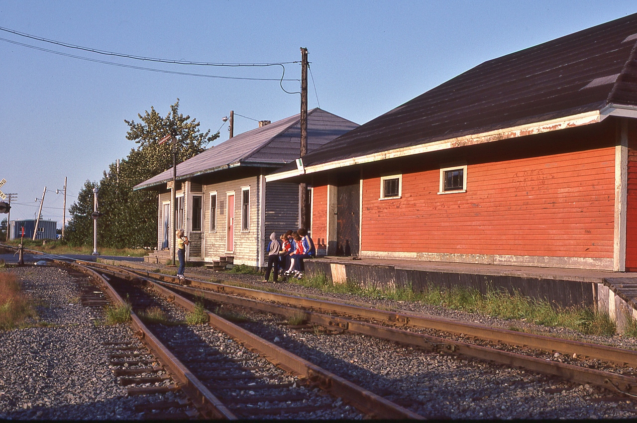 A Wee While Ago....let the children play...


...Timeless …. At Mile 190.04 Claren-Ville Sub-Division,  Gambo, The Rock,  August 3, 1982 Kodachrome by S.Danko.